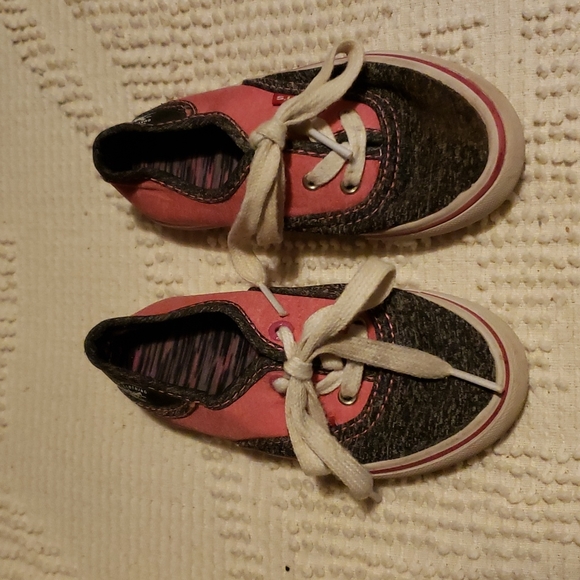 Levi's Sneakers - Picture 1 of 7